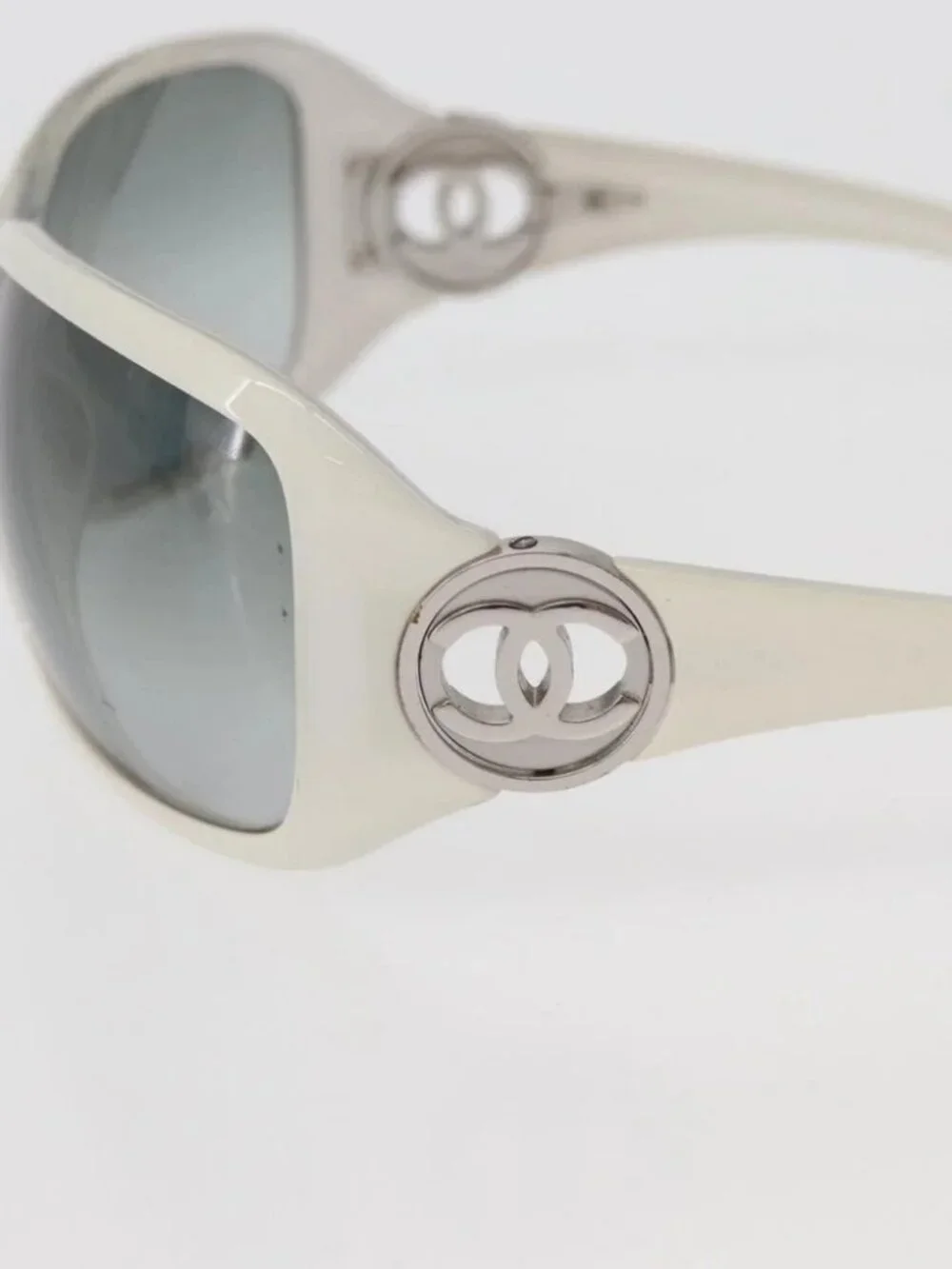CHANEL Sunglasses plastic White CC Auth 162589